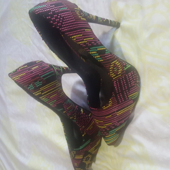 M&M 4 for $12 Shoes - Picture 4 of 8